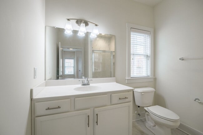 Building Photo - 408 N Robinson St