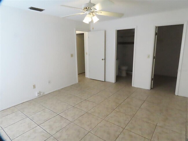 Building Photo - 104 Northlake Dr