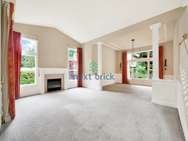 Building Photo - 4 Bed 2.5 Bath Single Family for Rent