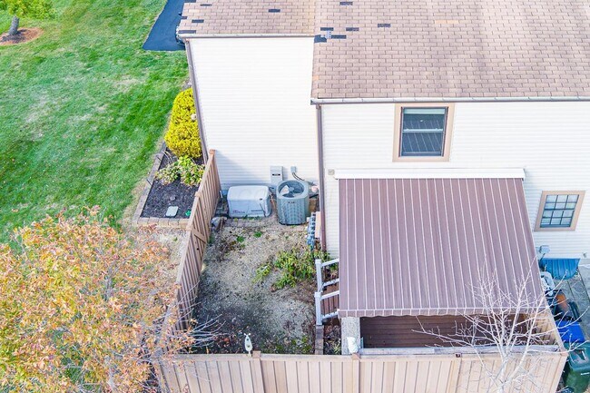 Building Photo - 7630 Alta View Blvd