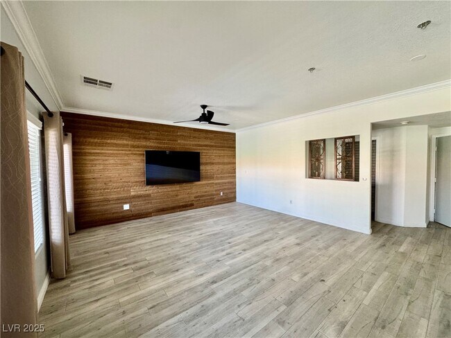 Building Photo - 2434 Amoretti St