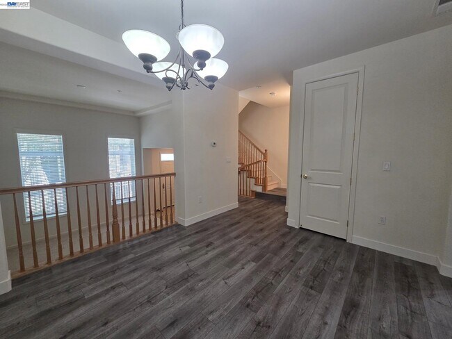 Building Photo - 3727 Whitworth Dr