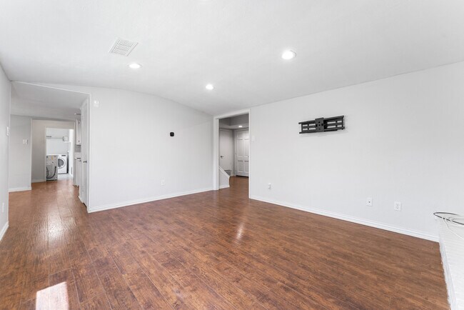 Building Photo - 13036 Glenside Dr