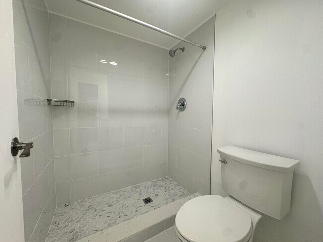 Building Photo - 2018 SW 29th Ct