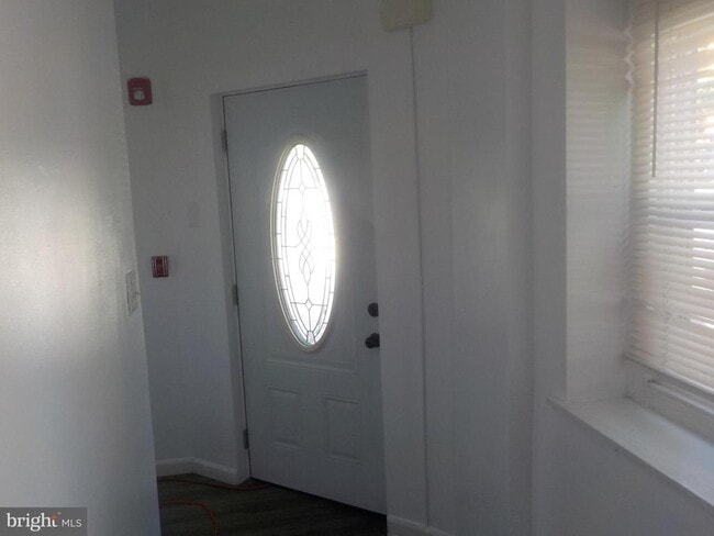 Building Photo - 569 N 58th St