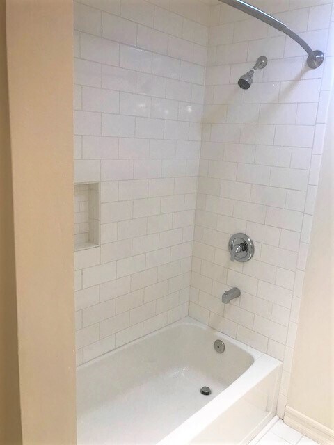 Building Photo - 623 N Juanita Ave