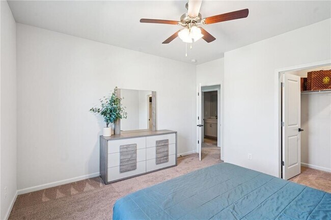 Building Photo - 2424 Pinnae Pl