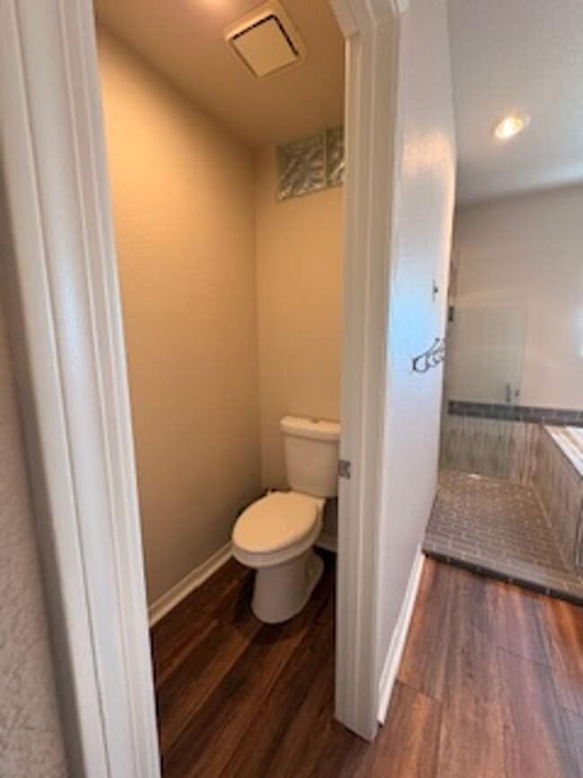 Building Photo - 3 BEDROOM 2 BATH 2 CAR GARAGE w/ Detached 2 room Shop - LONG TERM RENTAL in LHC!!