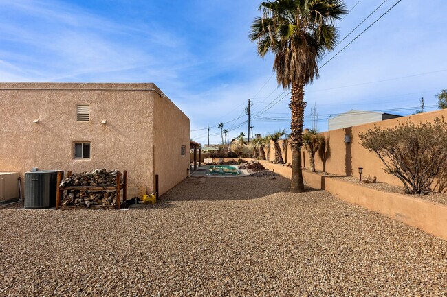 Building Photo - 3921 Aloha Ln