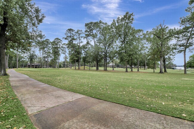 Building Photo - 12900 Walden Rd