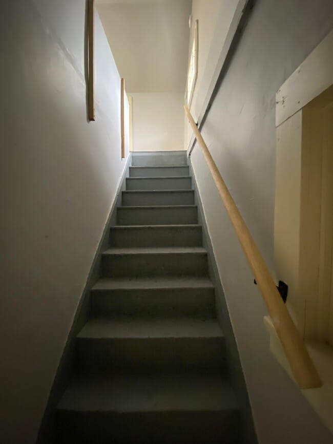 Building Photo - 947 Center Point Rd NE