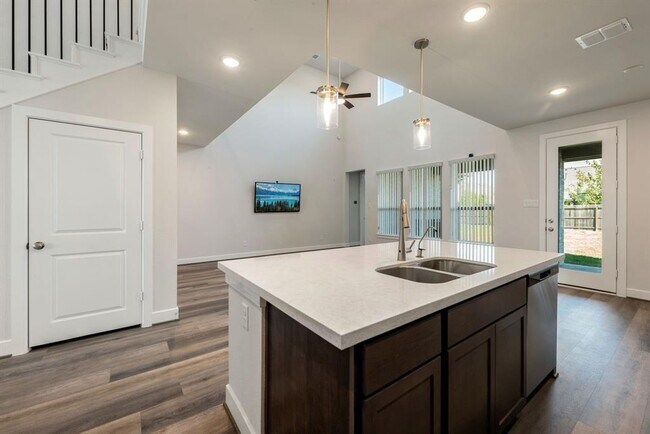 Building Photo - 20914 Kadefield Dr