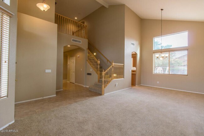 Building Photo - 1269 E Iris Dr