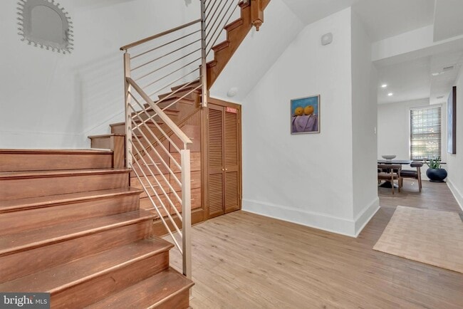 Building Photo - 915 5th St NW
