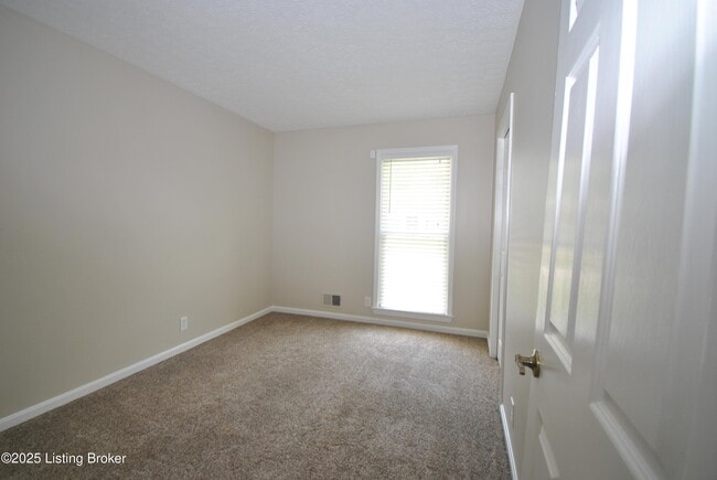 Building Photo - 12401 Ledges Dr