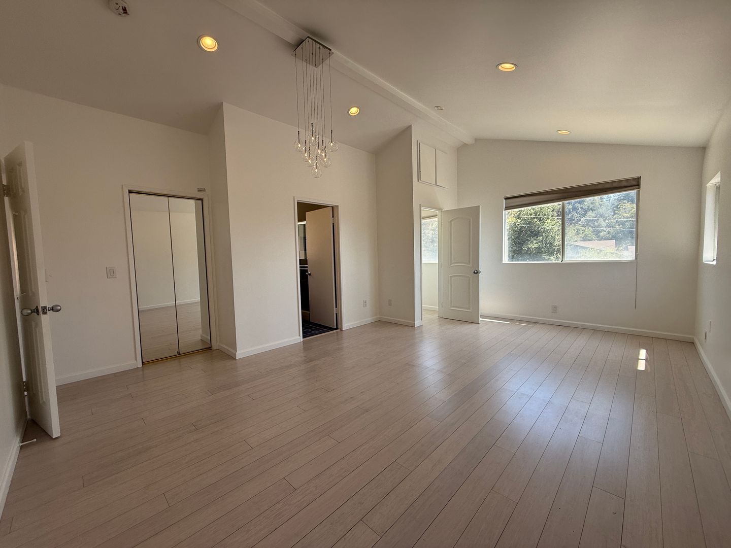 Building Photo - Charming Highland Park Retreat | Spacious 3BD/3BA on a Cul-de-Sac