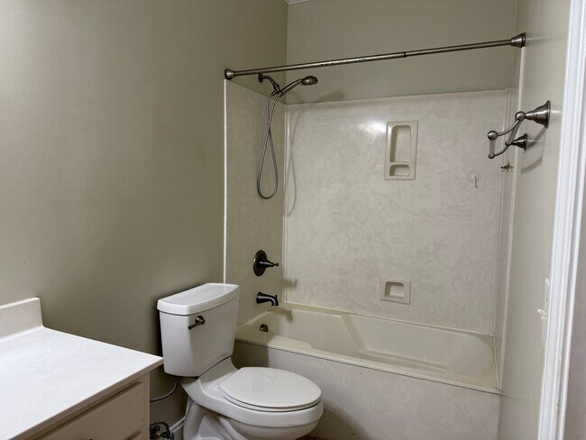 Building Photo - Lexington