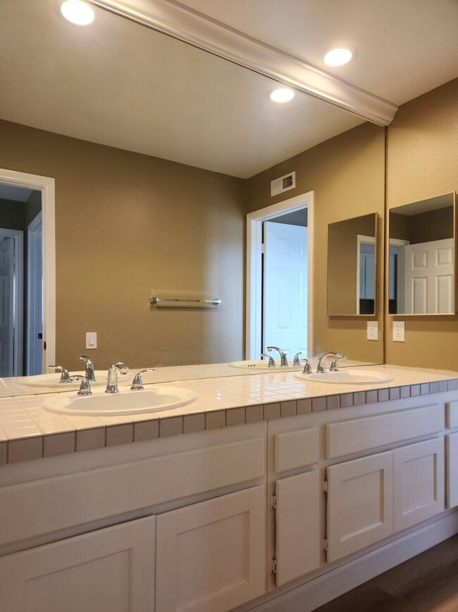 Building Photo - Carmel Valley 4 Bedroom House