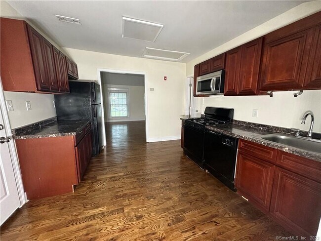 Building Photo - 58 White St