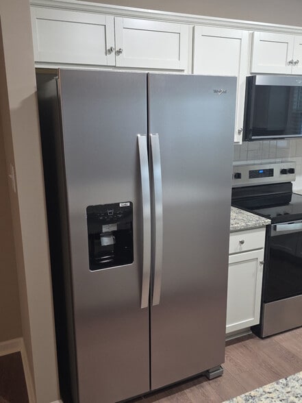 Building Photo - 300 Tuscany Cir