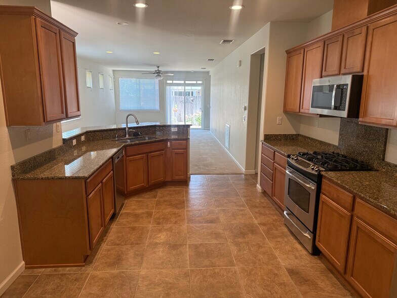 Building Photo - 7519 Abbey Cir