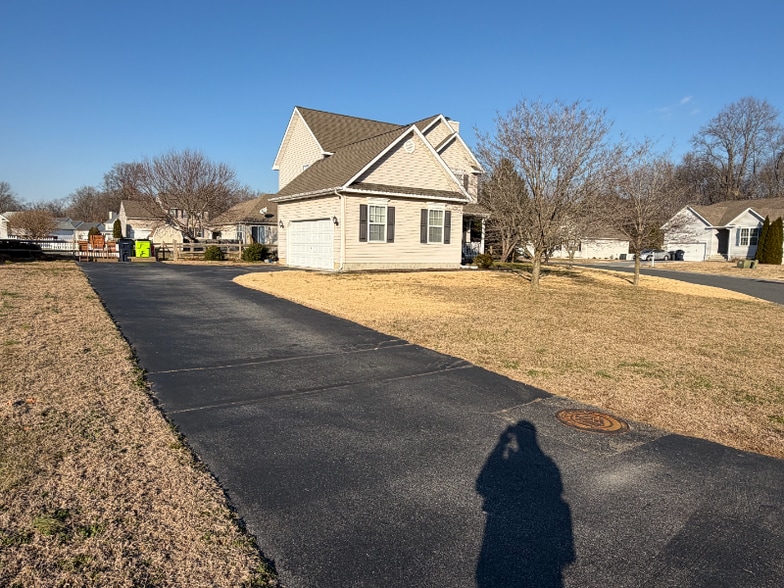 Building Photo - 52 Fox Run Dr