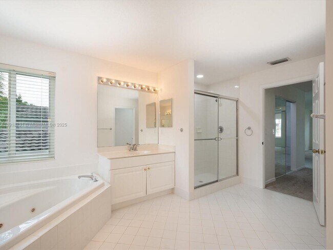 Building Photo - 3560 Moon Bay Cir