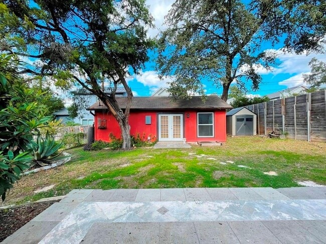 Building Photo - 300 El Paso St