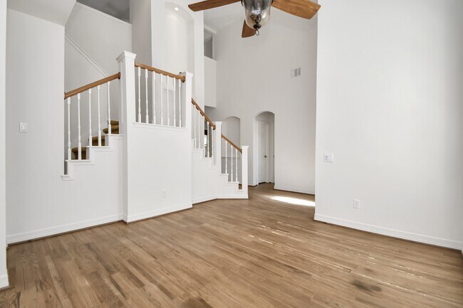 Building Photo - 4003 Perry Knoll Ct