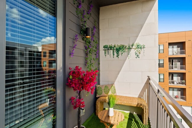 Building Photo - 9127 Research Blvd