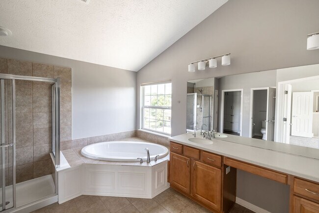 Building Photo - 8965 Snowberry Court