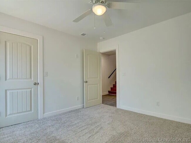 Building Photo - 3608 S 31st W Ave