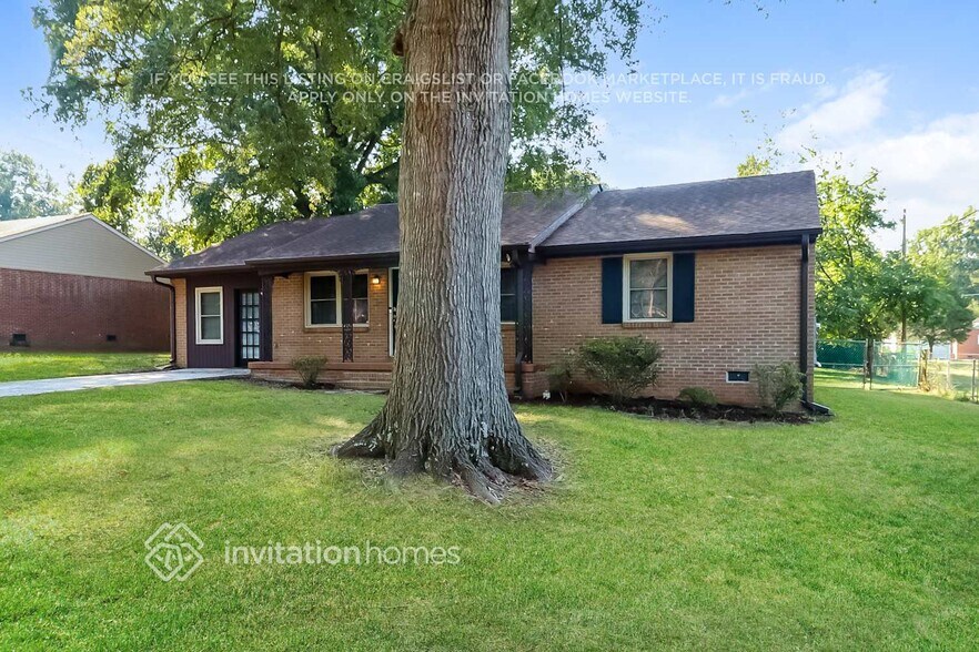Building Photo - 1001 Sunrise Dr