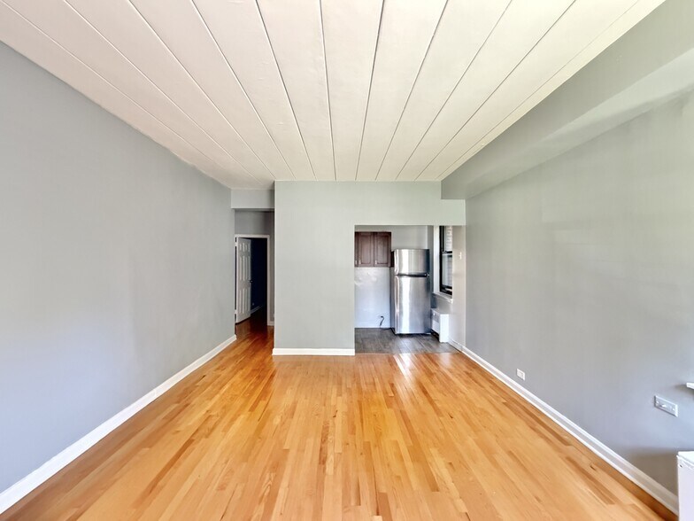 Building Photo - 1360 W Touhy Ave