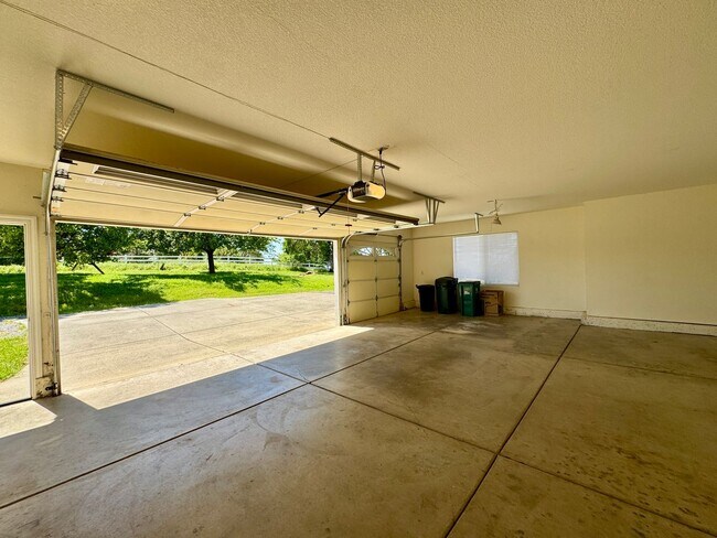 Building Photo - 6255 Peacock Way