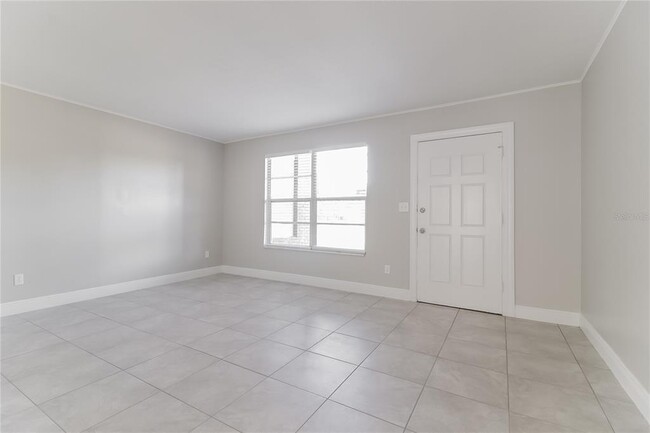 Building Photo - 2844 Oak Lea Dr