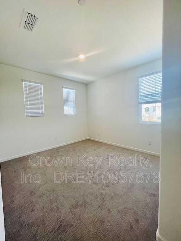 Building Photo - 6425 Dan Havicus Dr