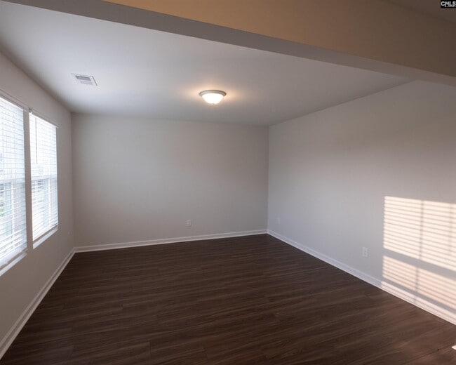 Building Photo - 530 Whippoorwill Dr