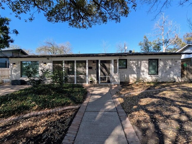 Primary Photo - 1510 Glencrest Dr