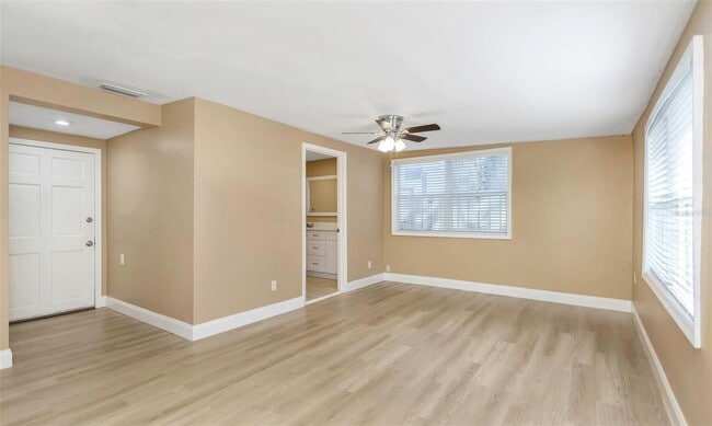 Building Photo - 4622 W El Prado Blvd