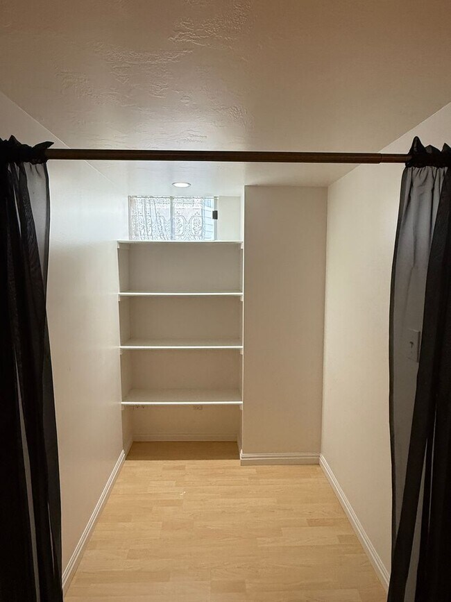 Building Photo - Beautiful 4 bedroom 3 bathroom home!