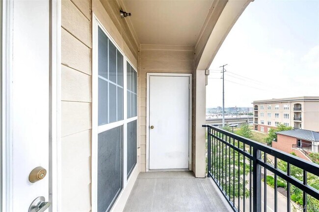 Building Photo - 1270 Strassner Dr