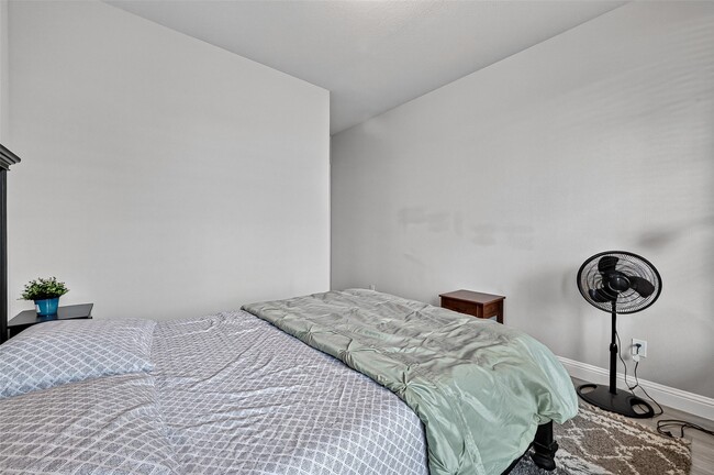 Building Photo - 6506 Tiburon Lakes Dr