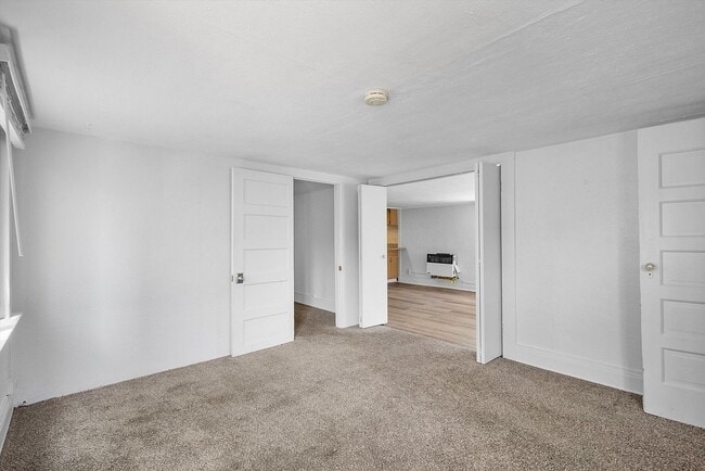 Building Photo - 531 Taylor Ave