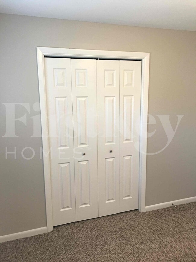 Building Photo - 17621 Grandview Dr