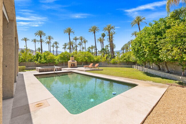 Building Photo - 70520 Gardenia Ct