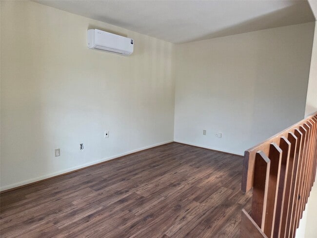 Building Photo - 2425 Holly Hall St