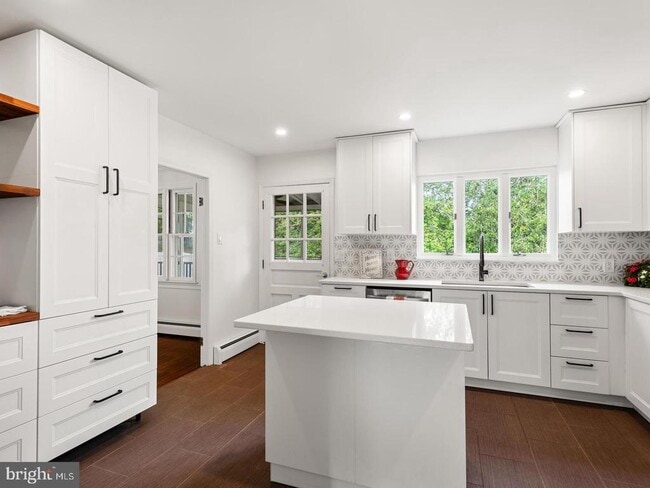 Building Photo - 1105 Waterloo Rd