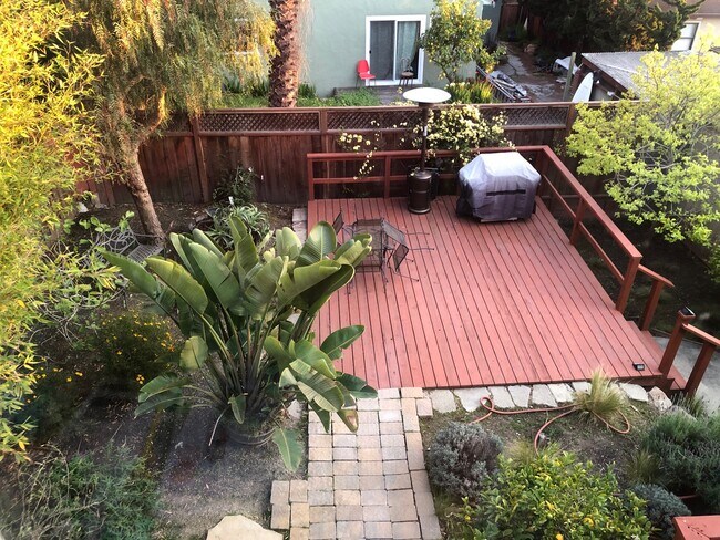 Primary Photo - 5636 Jordan Ave