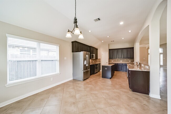 Building Photo - 14711 E Red Bayberry Ct